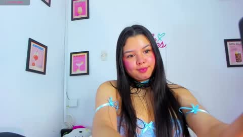 Snapshot of ammy_v chatting on June 2, 12:18 pm Lu online show from June 2, 12:18 pm
