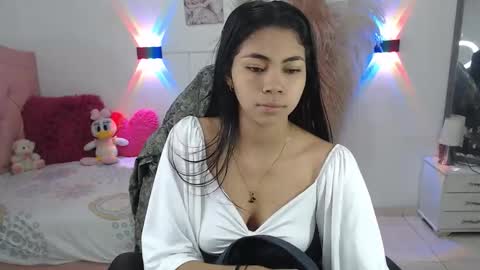 ammyy_wood_ online show from October 12, 5:28 am