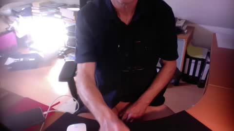 Snapshot of amor2200 chatting on September 26, 9:02 am Amor2200 online show from September 26, 9:02 am