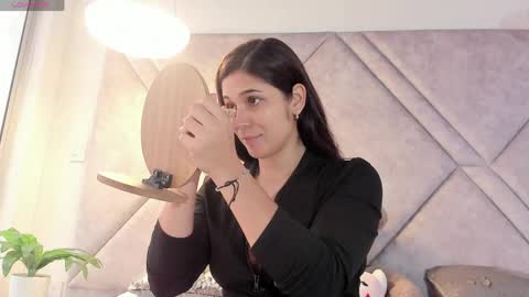 Snapshot of amora_96 chatting on April 21, 1:28 pm amora online show from April 21, 1:28 pm