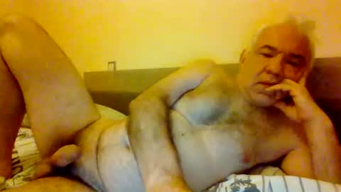 Snapshot of amstel69 chatting on July 15, 9:42 pm amstel69 online show from July 15, 9:42 pm