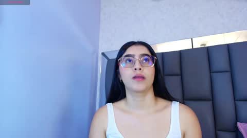 amy__wats0n online show from March 30, 7:04 pm