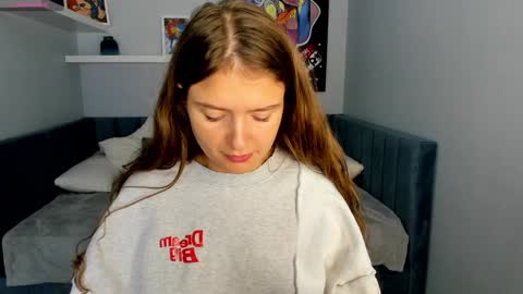 Snapshot of amy__wood chatting on December 6, 11:47 pm AmyGMT 2 Mon-Sun 0300am-0900am online show from December 6, 11:47 pm