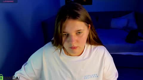 Snapshot of amy__wood chatting on September 29, 6:51 am AmyGMT 2 Mon-Sun 0300am-0900am online show from September 29, 6:51 am