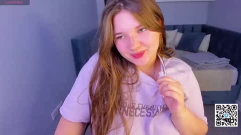 Snapshot of amy__wood chatting on October 18, 1:08 am AmyGMT 2 Mon-Sun 0300am-0900am online show from October 18, 1:08 am