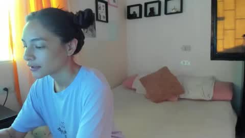 AmyEloise online show from November 10, 4:06 pm