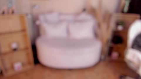 Snapshot of amy_kiitty chatting on January 3, 11:23 pm online show from January 3, 11:23 pm