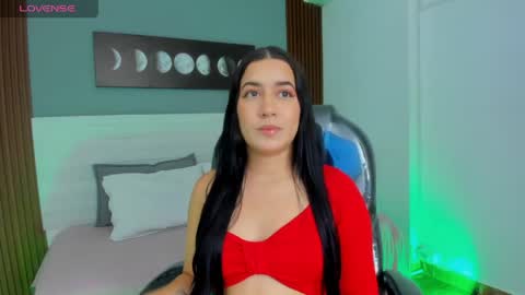 Snapshot of amy_leah_ chatting on April 24, 8:00 pm amy_leah_ online show from April 24, 8:00 pm