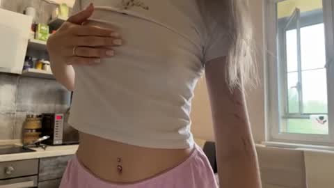 Snapshot of amy_meoww chatting on June 24, 11:53 am amy_meoww online show from June 24, 11:53 am