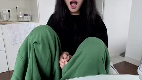 girl next door named Amy online show from February 1, 2:48 pm