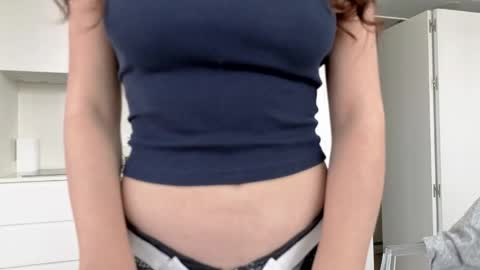Snapshot of amyalwayshere chatting on April 20, 2:42 pm girl next door named Amy online show from April 20, 2:42 pm