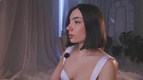 Amy Armstrong online show from April 4, 10:29 pm