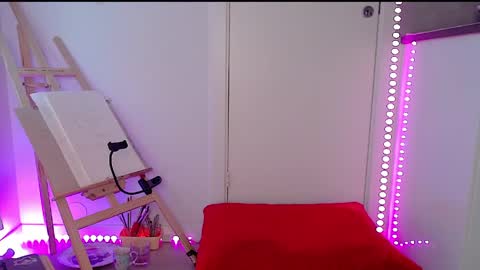 Snapshot of amydreamgirl chatting on May 18, 6:47 pm amydreamgirl online show from May 18, 6:47 pm