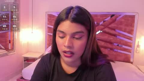 amyevan_ online show from October 21, 8:53 pm