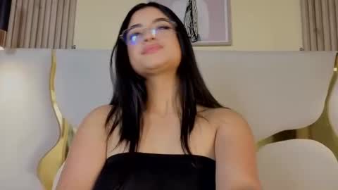 Snapshot of amyjoness__ chatting on July 1, 12:18 pm Amy online show from July 1, 12:18 pm