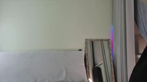 amylanee online show from January 8, 8:27 am