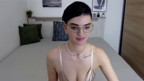 Snapshot of amylexy chatting on December 7, 11:07 am Hi there guys  My pleasure in your hands  pvt is open online show from December 7, 11:07 am