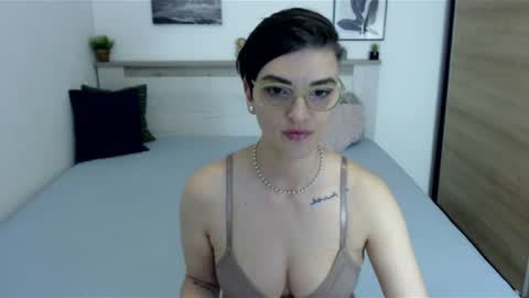 Snapshot of amylexy chatting on July 5, 6:04 pm Hi there guys My pleasure in your hands pvt is open online show from July 5, 6:04 pm
