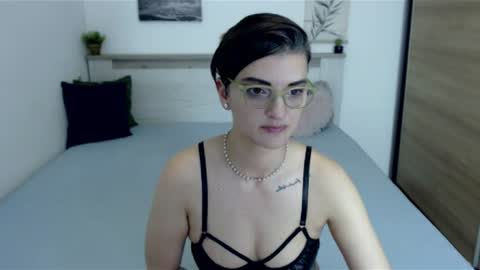 Snapshot of amylexy chatting on July 21, 7:27 pm Hi there guys My pleasure in your hands pvt is open online show from July 21, 7:27 pm