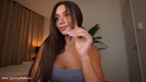 Snapshot of amylure chatting on June 11, 1:42 pm amylure online show from June 11, 1:42 pm