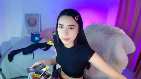 Snapshot of amyolimpo chatting on May 19, 1:56 am Amy ... Nice to meet u thumb up me please its important online show from May 19, 1:56 am