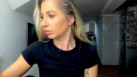 amyroberta92 online show from December 22, 7:38 am