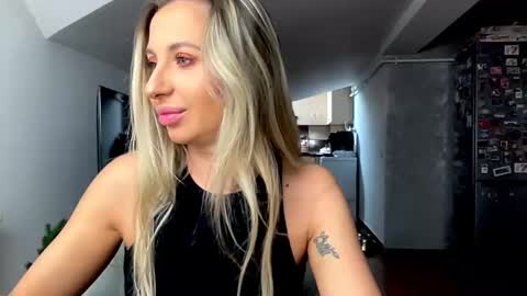 amyroberta92 online show from February 10, 8:07 am