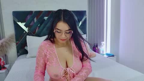 Snapshot of amytorres_ chatting on May 21, 3:41 pm amytorres_ online show from May 21, 3:41 pm