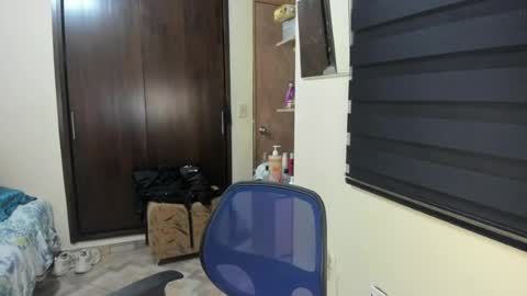 Snapshot of amywalker01 chatting on July 11, 7:05 pm amy online show from July 11, 7:05 pm