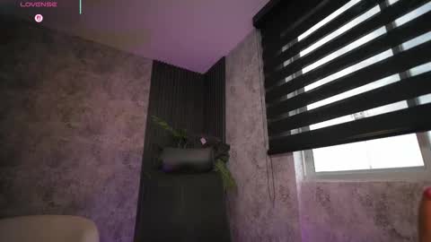 AMY WALKER online show from February 21, 9:16 pm