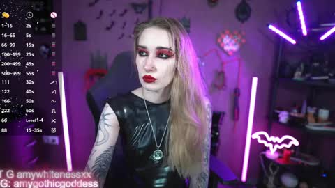 Snapshot of amywhitenessxx chatting on May 24, 11:15 am Amy switch Goddess divine Mistress online show from May 24, 11:15 am