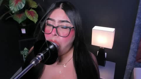 amywhitte_ online show from March 21, 3:44 am