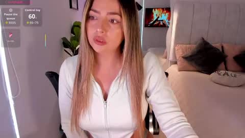 Snapshot of amywoods chatting on May 25, 8:59 pm online show from May 25, 8:59 pm
