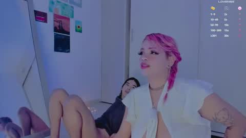 Snapshot of amyy_rouse chatting on June 18, 8:57 pm Collinns online show from June 18, 8:57 pm