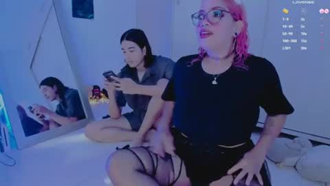 Snapshot of amyy_rouse chatting on June 21, 1:13 pm Collinns online show from June 21, 1:13 pm
