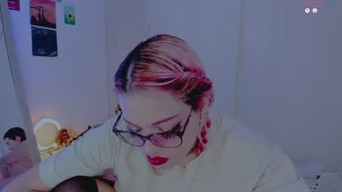 Snapshot of amyy_rouse chatting on July 16, 12:27 am Collinns online show from July 16, 12:27 am