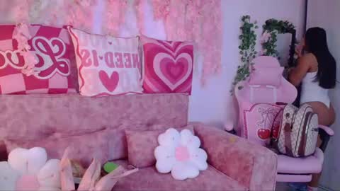 Snapshot of ana__grace chatting on June 15, 12:24 am Ana online show from June 15, 12:24 am