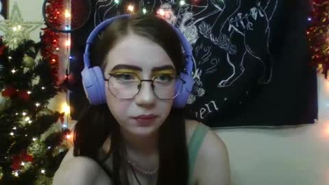 Snapshot of ana_dewitt chatting on December 15, 6:48 pm ana dewitt online show from December 15, 6:48 pm