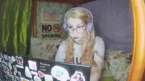 Snapshot of ana_dewitt chatting on February 8, 8:32 pm ana dewitt online show from February 8, 8:32 pm