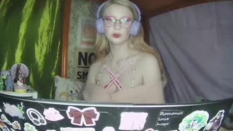 Snapshot of ana_dewitt chatting on February 14, 10:47 pm ana dewitt online show from February 14, 10:47 pm