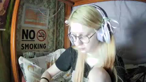 Snapshot of ana_dewitt chatting on March 4, 11:11 pm ana dewitt online show from March 4, 11:11 pm