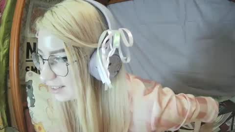 Snapshot of ana_dewitt chatting on March 7, 9:17 pm ana dewitt online show from March 7, 9:17 pm