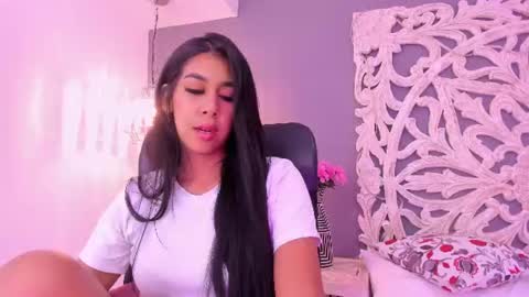 Snapshot of ana_gonzalez chatting on July 9, 9:41 pm Ana Gonzalez online show from July 9, 9:41 pm