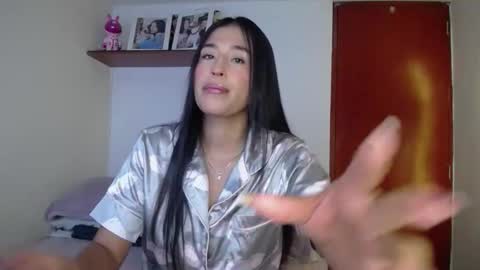 Ana online show from October 31, 9:10 am