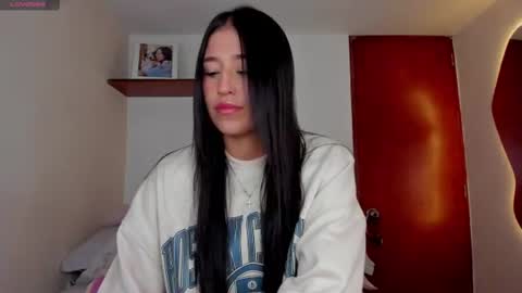Snapshot of ana_m_ chatting on June 30, 9:43 am Ana online show from June 30, 9:43 am
