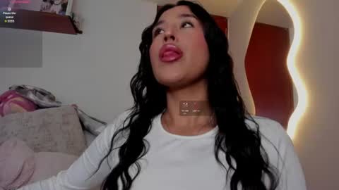 Snapshot of ana_m_ chatting on July 1, 9:44 am Ana online show from July 1, 9:44 am