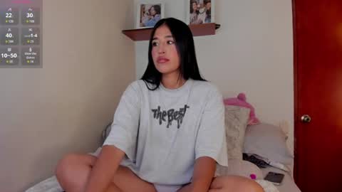Snapshot of ana_m_ chatting on July 3, 9:27 am Ana online show from July 3, 9:27 am