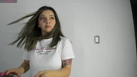 Snapshot of ana_spencerr chatting on February 19, 11:06 am Ana online show from February 19, 11:06 am