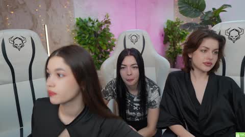 Sweet girls online show from January 24, 3:45 pm