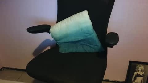 anabelucci_ online show from March 13, 12:39 am